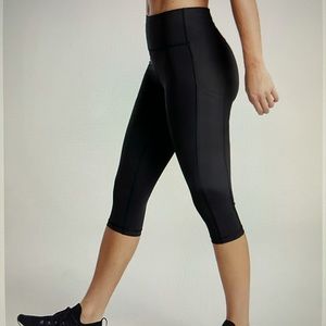 Athleta Ultimate Stash Pocket Crop Workout Pants